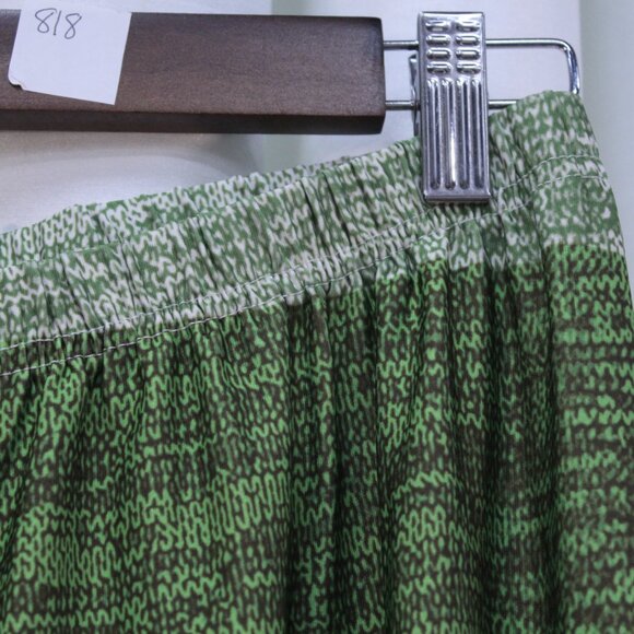Chic Striped Green and Gray Leggings - Picture 10 of 12